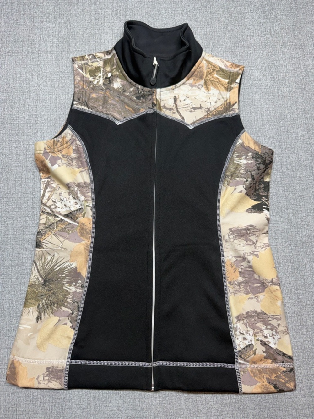 Roper West Women's Camo Contrast Full Zip Vest 🐎